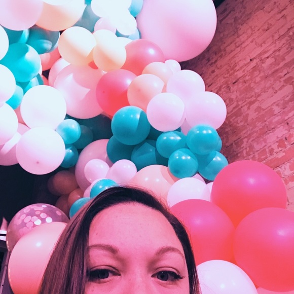 Meet your Posher, Stephanie - Picture 5 of 5